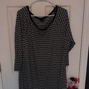 Black and White Geometric Women's Top